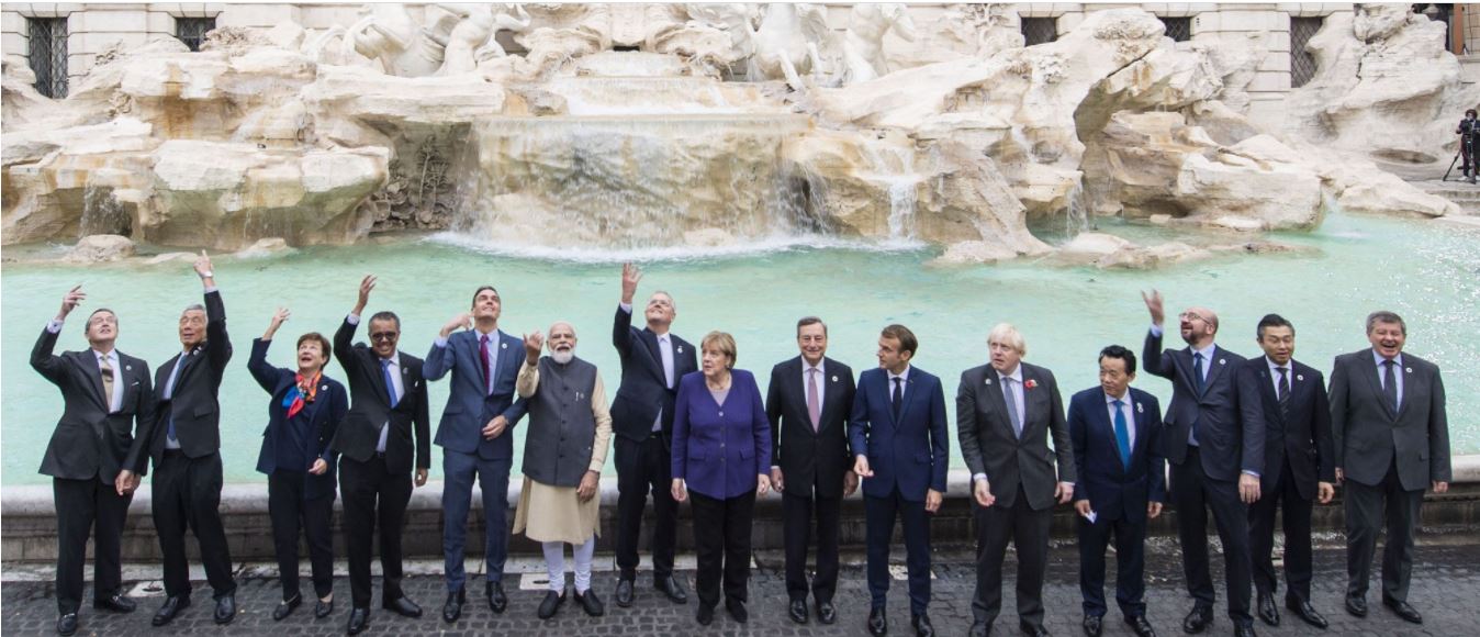 G20 Leaders : tossing coin in Trevi Fountain