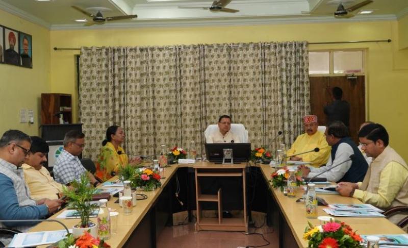 सीएम धामी ने दो नदियों को चिन्हित कर उनके पुनर्जीवीकरण की दिशा में कार्य करने के दिये निर्देश 