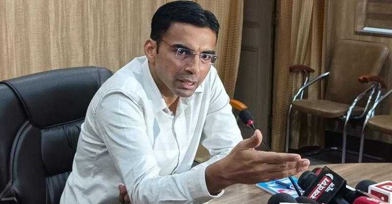 जिलाधिकारी ने नगर निगम देहरादून में वर्षों से चली आ रही कार्य प्रणाली को कार्यभार ग्रहण करने के पांचवे दिन ही बदला