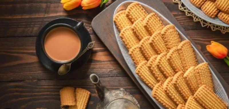रोज नाश्ते में खाते हैं चाय और बिस्कुट? जानिए कैसे आपके शरीर के लिए है नुकसानदेह