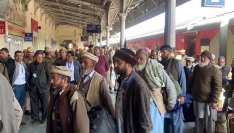 पाकिस्तान से 81 जायरीनों का एक जत्था पहुंचा भारत