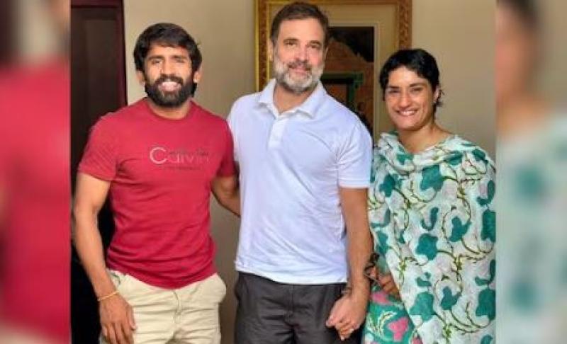 विनेश फोगाट और बजरंग पुनिया ने विपक्ष नेता राहुल गांधी से की मुलाकात, पहलवानों की टिकट पक्की होने के आसार 