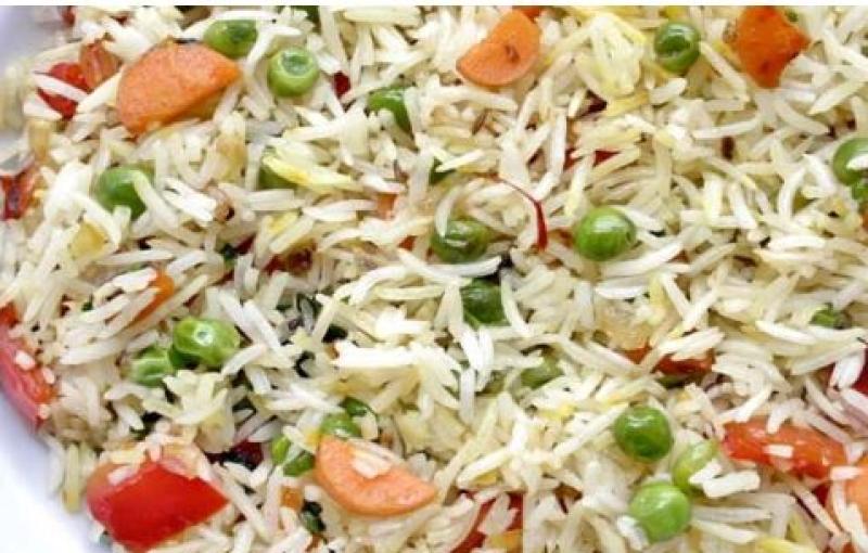 क्या आपको बासी चावल खाने चाहिए? जानिए उन्हें दोबारा गर्म करने और स्टोर करने का तरीका
