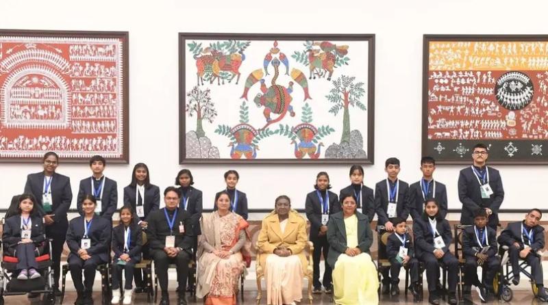 राष्ट्रपति द्रौपदी मुर्मू ने 'प्रधानमंत्री राष्ट्रीय बाल पुरस्कार' से 17 बच्चों को किया सम्मानित 