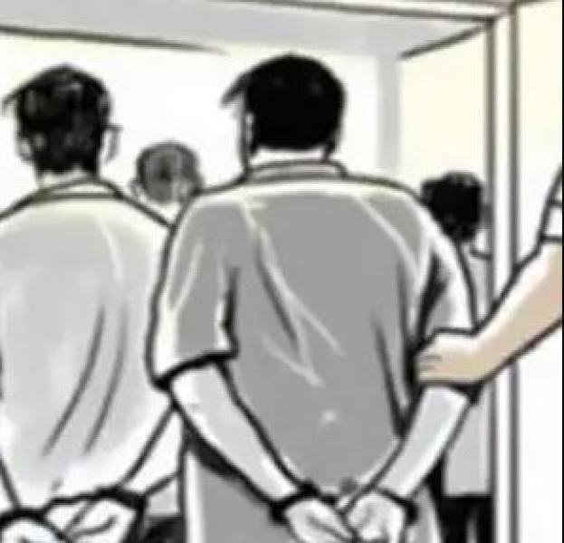 डेटिंग एप पर युवकों की अश्लील वीडियो बनाकर रुपये ऐंठने वाले तीन आरोपियों को पुलिस ने किया गिरफ्तार 