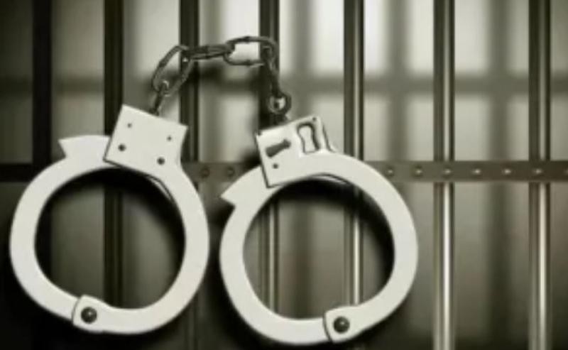 पांच लोगों के सामूहिक हत्याकांड मामले में फरार चल रहा आरोपी गिरफ्तार