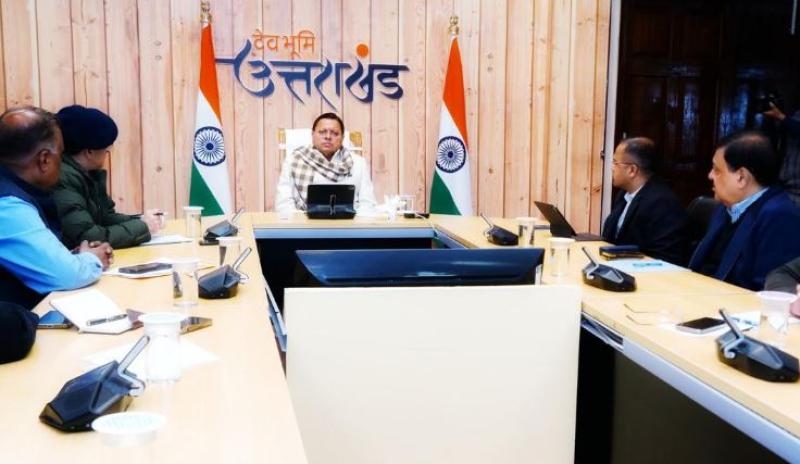 भूमि पर कब्जा करने वालों पर सख्त कार्रवाई हो- सीएम धामी