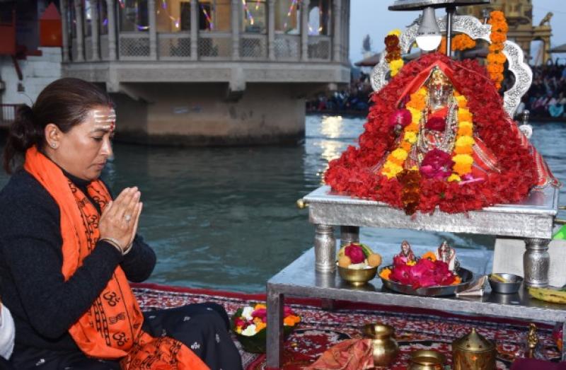 राष्ट्रीय खेलों के सफल आयोजन पर किया टपकेश्वर महादेव और मां गंगा का पूजन