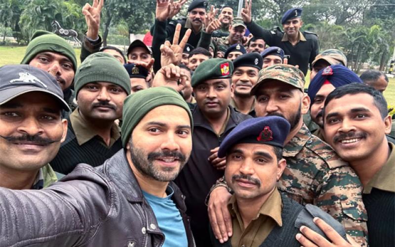 बॉलीवुड अभिनेता वरुण धवन फिल्म 'बॉर्डर 2' की शूटिंग के दौरान हुए घायल, इन दिनों झांसी में चल रही है शूटिंग  