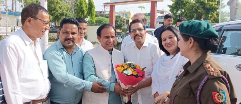 ‘स्कूल चलो अभियान’ के तहत मनाया गया ‘प्रवेशोत्सव’