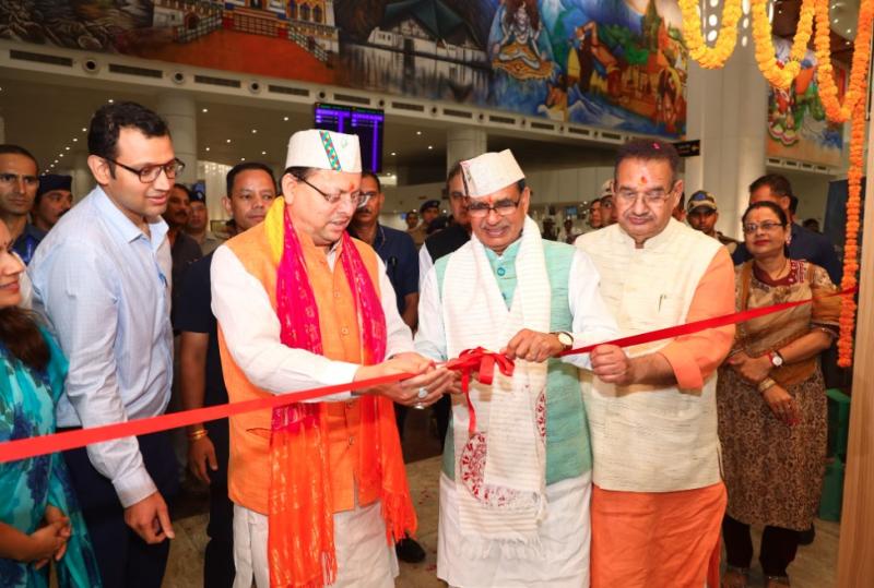 केंद्रीय मंत्री शिवराज सिंह चौहान और सीएम धामी ने जौलीग्रांट एयरपोर्ट में "हाउस ऑफ हिमालयाज" के स्टोर का किया शुभारंभ