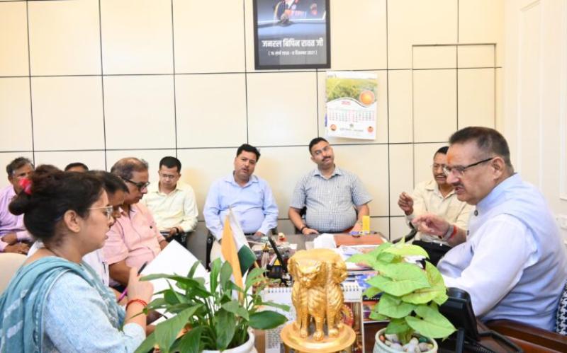 बस्तियों में 2016 से पहले निर्मित घरों को न दें नोटिस: कैबिनेट मंत्री गणेश जोशी