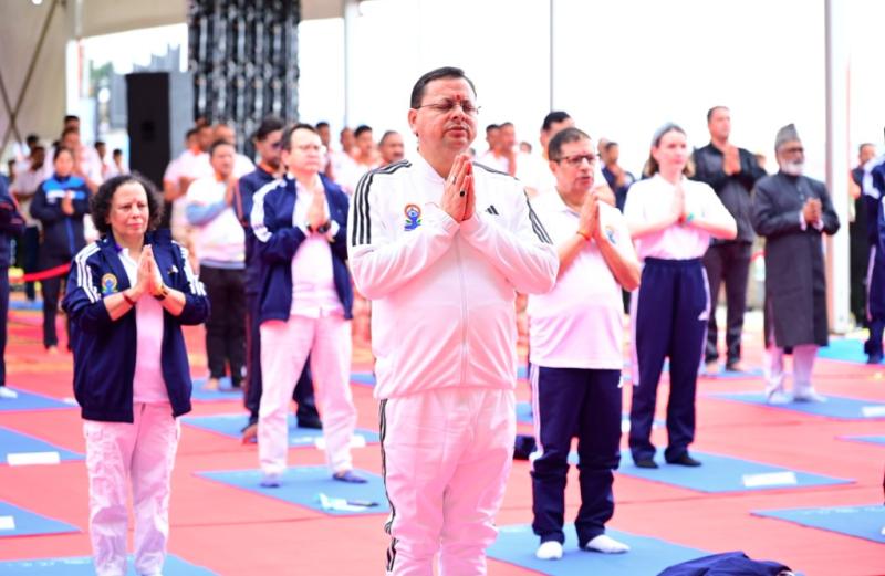 सीएम ने भराड़ीसैंण से दिया "हर घर योग, हर जन निरोग'’ का संदेश