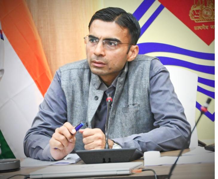 ईटीबीपी इंस्पेक्टर बात-बात में तान देता था बेट और पत्नि पर बंन्दूक, प्रशासन का सख्त एक्शन, ऑन द स्पॉट लाईसेंस निलम्बित