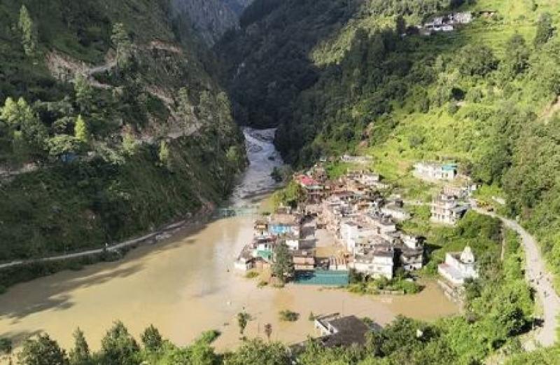 गदेरों से आया मलबा बना झील बनने की वजह