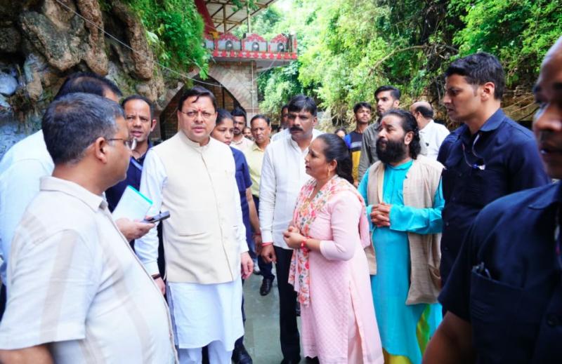 अमित शाह का कांग्रेस पर तीखा हमला, कहा- कांग्रेस युवाओं के अधिकार छीनकर घुसपैठियों को सौंपना चाहती है