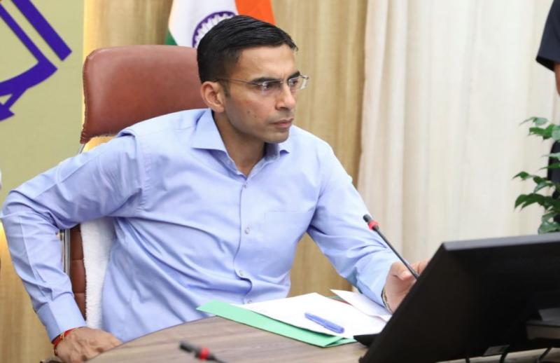 कानून से खिलवाड़ जिले में मंजूर नहींः डीएम 
