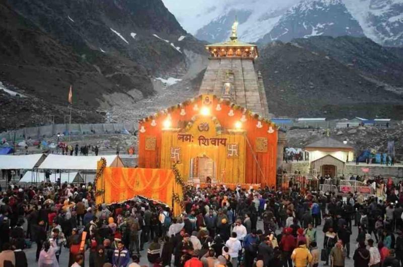 भाई दूज के पावन अवसर पर शीतकाल के लिए बंद हुए केदारनाथ धाम के कपाट