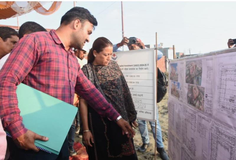 मंत्री रेखा आर्या ने किया छात्रावास निर्माण कार्य का निरीक्षण