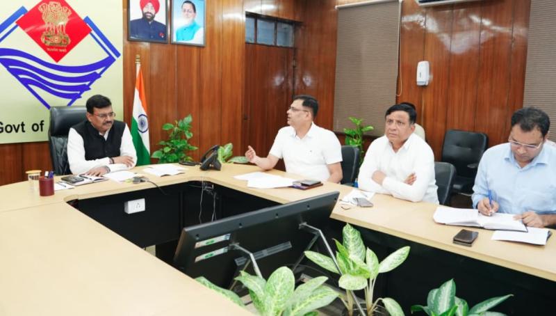 मुख्य सचिव ने झुग्गी बस्तियों के पुनर्विकास का पुनः सर्वे कराने के दिए निर्देश