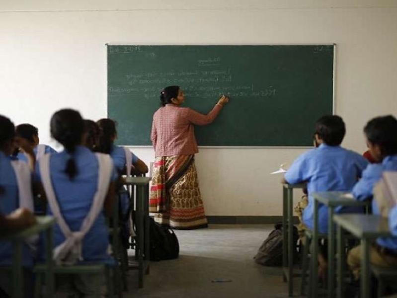 शिक्षकों के तबादलों पर अटका फैसला, शिक्षा विभाग को मिले तीन हजार से अधिक आवेदन