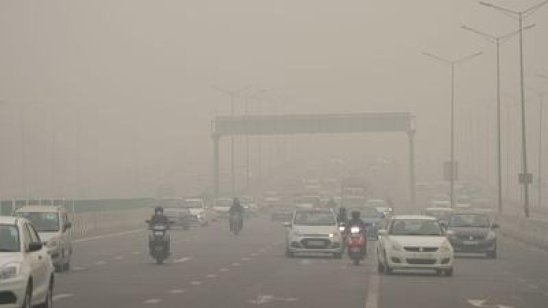 स्मॉग की चादर में लिपटा दिल्ली-एनसीआर, हवा ‘गंभीर’ श्रेणी में पहुंची