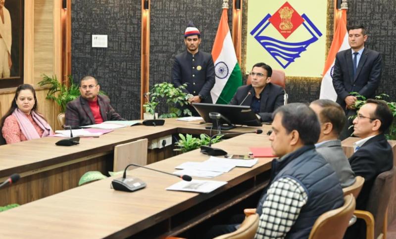 नागरिक सुरक्षा सर्वोपरि- जौलीग्रांट एयरफील्ड पर्यावरण प्रबंधन पर डीएम ने ली उच्चस्तरीय समीक्षा बैठक