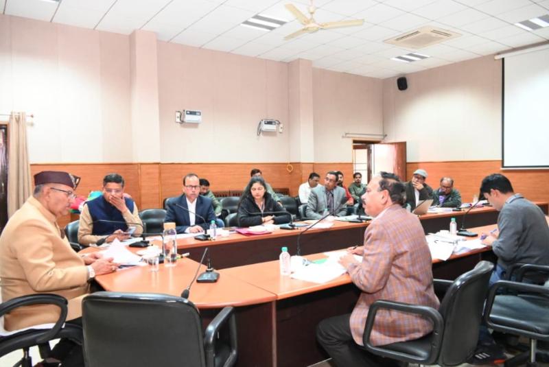 योजनाओं को गाँवों तक पहुंचाने के लिए कार्यशालाओं का आयोजन करें अधिकारी- गणेश जोशी