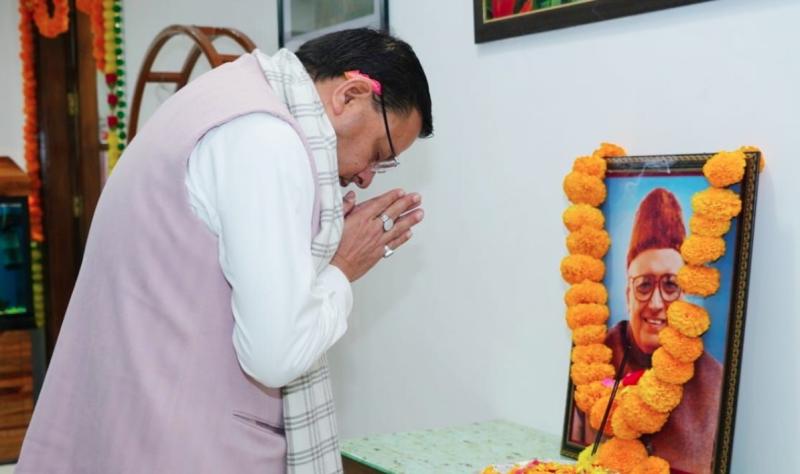 सीएम धामी ने प्रथम मुख्यमंत्री नित्यानंद स्वामी की पुण्यतिथि पर अर्पित की श्रद्धांजलि
