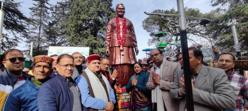 मसूरी अटल उद्यान में भारत रत्न अटल बिहारी वाजपेयी की प्रतिमा का गरिमामय लोकार्पण