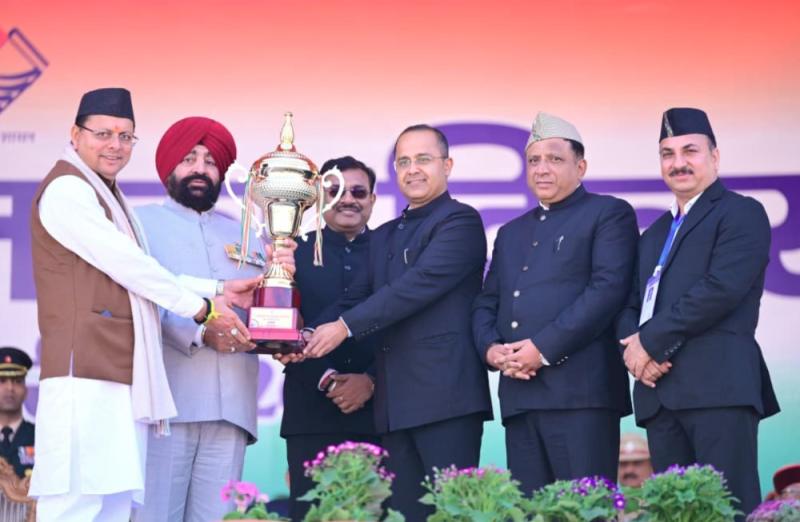 गणतंत्र दिवस पर सूचना विभाग की झांकी ने लगातार तीसरी बार हासिल किया प्रथम स्थान