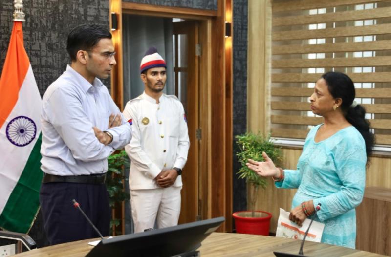 बेटों की हिंसा से त्रस्त विधवा को मिला प्रशासन का संरक्षण, गुंडा नियंत्रण अधिनियम में हुई कार्रवाई   