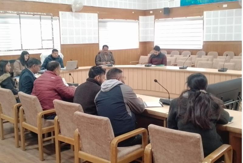जिला गंगा समिति की मासिक बैठक में कूड़ा एवं अपशिष्ट प्रबंधन पर कड़े निर्देश
