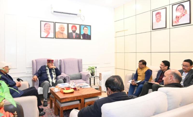 बारिश न होने से फसलों को नुकसान, कृषि मंत्री गणेश जोशी ने अधिकारियों के साथ की समीक्षा बैठक