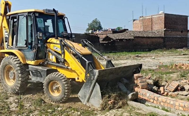 प्राधिकरण क्षेत्र में अवैध प्लॉटिंग एवं निर्माण के विरुद्ध सख्त कार्रवाई, लगभग 25 बीघा अवैध प्लॉटिंग पर ध्वस्तीकरण व अवैध निर्माण पर सीलिंग की कार्यवाही