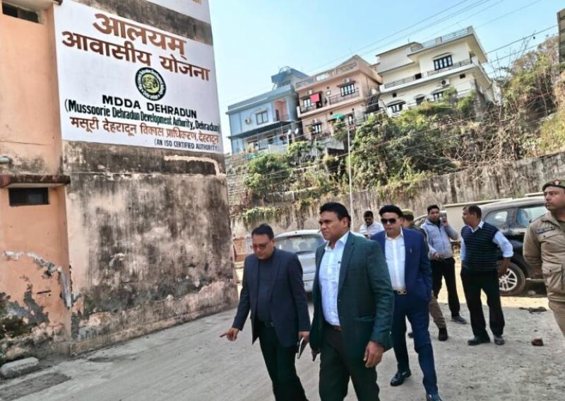 आवास सचिव डॉ. आर. राजेश कुमार ने किया आमवाला तरला आवासीय योजना का स्थलीय निरीक्षण