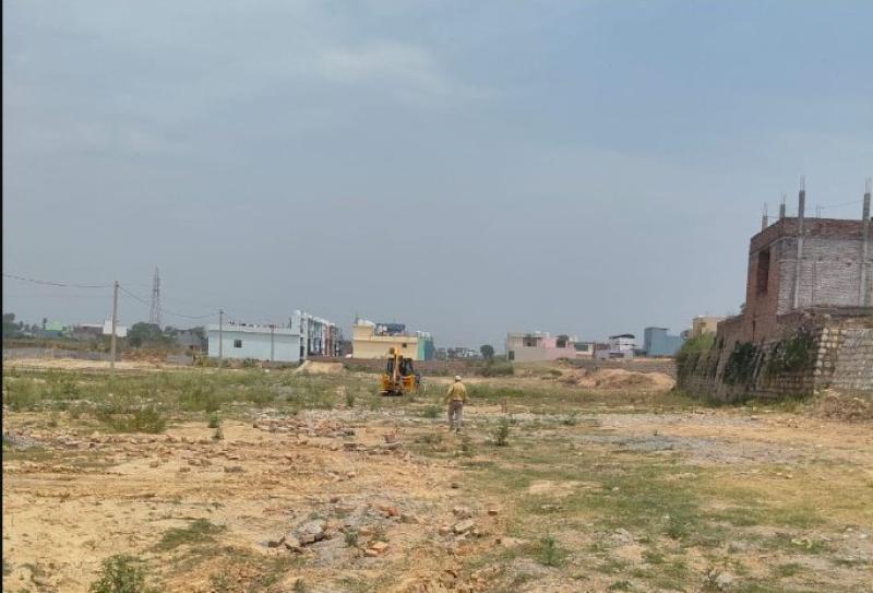 अवैध प्लॉटिंग पर एमडीडीए का सख्त एक्शन, मेहुवाला में 10 बीघा जमीन पर विकसित हो रही अवैध कॉलोनी ध्वस्त