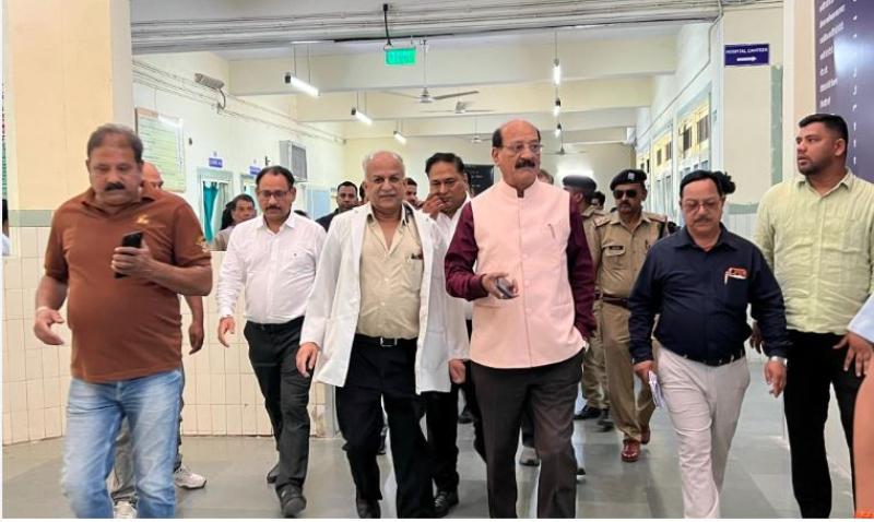 स्वास्थ्य मंत्री सुबोध उनियाल ने डॉक्टर सुशीला तिवारी अस्पताल का किया औचक निरीक्षण