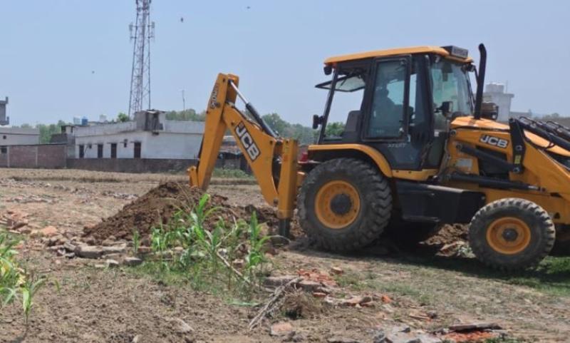 एमडीडीए की सख्त कार्रवाई, तीन बीघा भूमि पर विकसित की जा रही अवैध प्लॉटिंग ध्वस्त