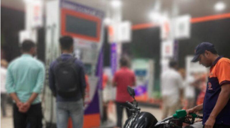 पेट्रोल-डीजल के दामों में फिर बढ़ोतरी, 10 दिनों में चौथी बार बढ़े रेट