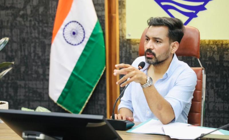 त्रिवेणी घाट से गंगा कॉरिडोर तक- अर्द्धकुंभ-2027 की परियोजनाओं पर डीएम ने की विस्तृत समीक्षा