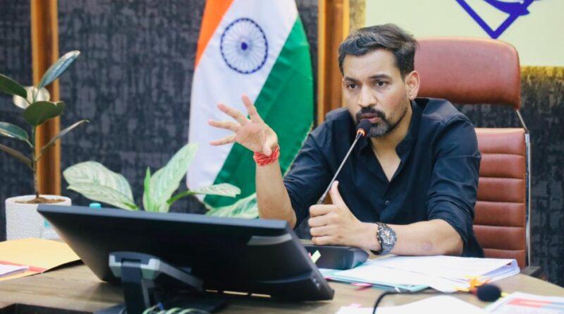 ‘‘सरलीकरण, समाधान, निस्तारण एवं संतुष्टि’’ के मंत्र को धरातल पर उतारे विभाग- डीएम