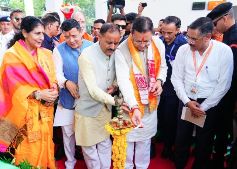 सोमनाथ स्वाभिमान पर्व’ पर हर्रावाला से वेरावल के लिए विशेष रेल यात्रा का शुभारंभ