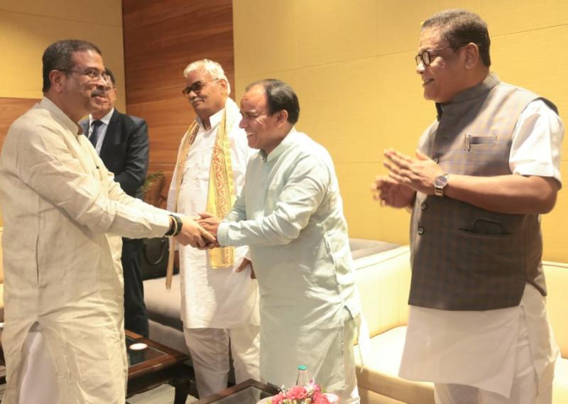 पीएम पोषण योजना के तहत सामग्री लागत में हो वृद्धि- डाॅ. धन सिंह रावत
