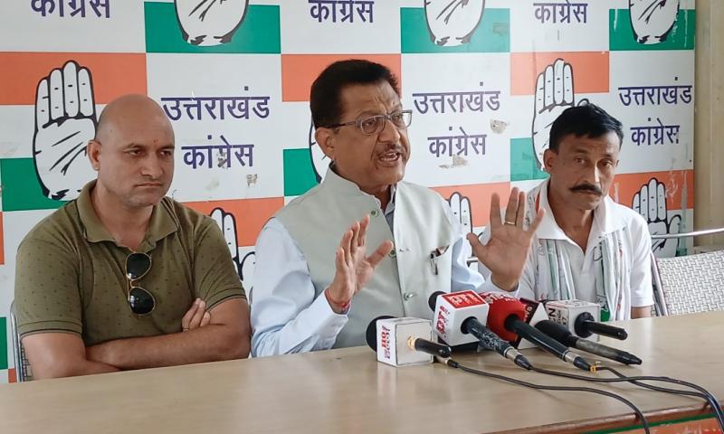 बदरीनाथ धाम के चढ़ावा चोरी पर जवाब दे सरकार- कांग्रेस