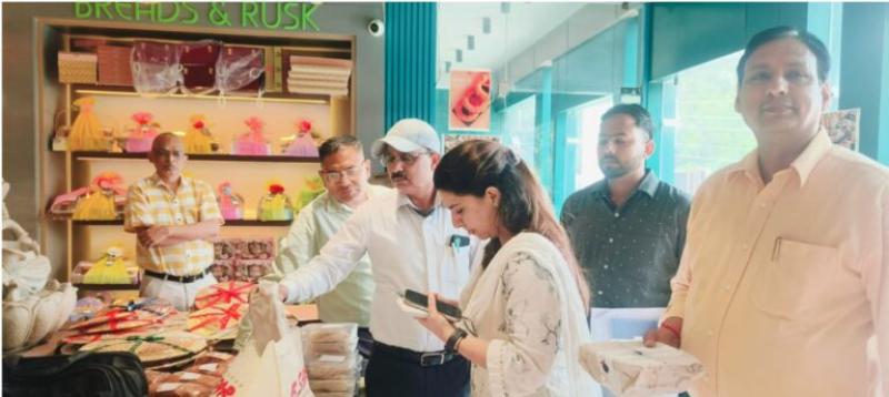 त्योहारी सीजन में मिलावटखोरी पर प्रशासन सख्त, मिठाई की दुकानों और डेयरी पर ताबड़तोड़ छापेमारी