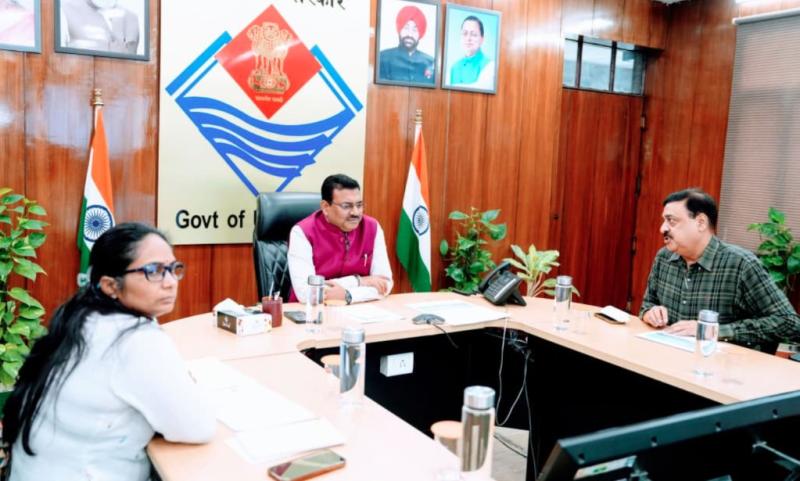 मुख्य सचिव ने की चिकित्सा स्वास्थ्य एवं चिकित्सा शिक्षा विभाग की समीक्षा