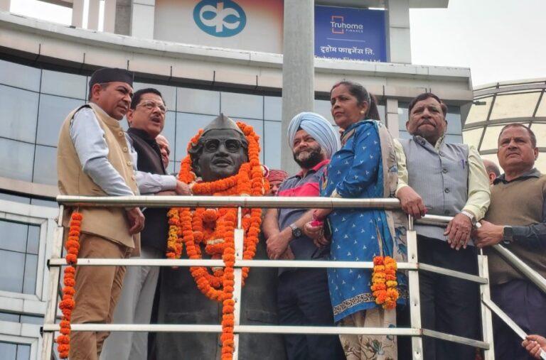 37वीं पुण्यतिथि पर कांग्रेस ने की एच. एन. बहुगुणा को भारत रत्न देने की मांग