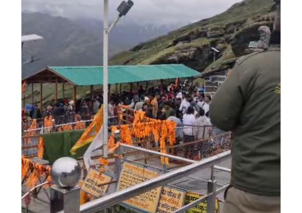 तुंगनाथ धाम में उमड़ी श्रद्धालुओं की भारी भीड़, पुलिस ने जारी किए दिशा-निर्देश