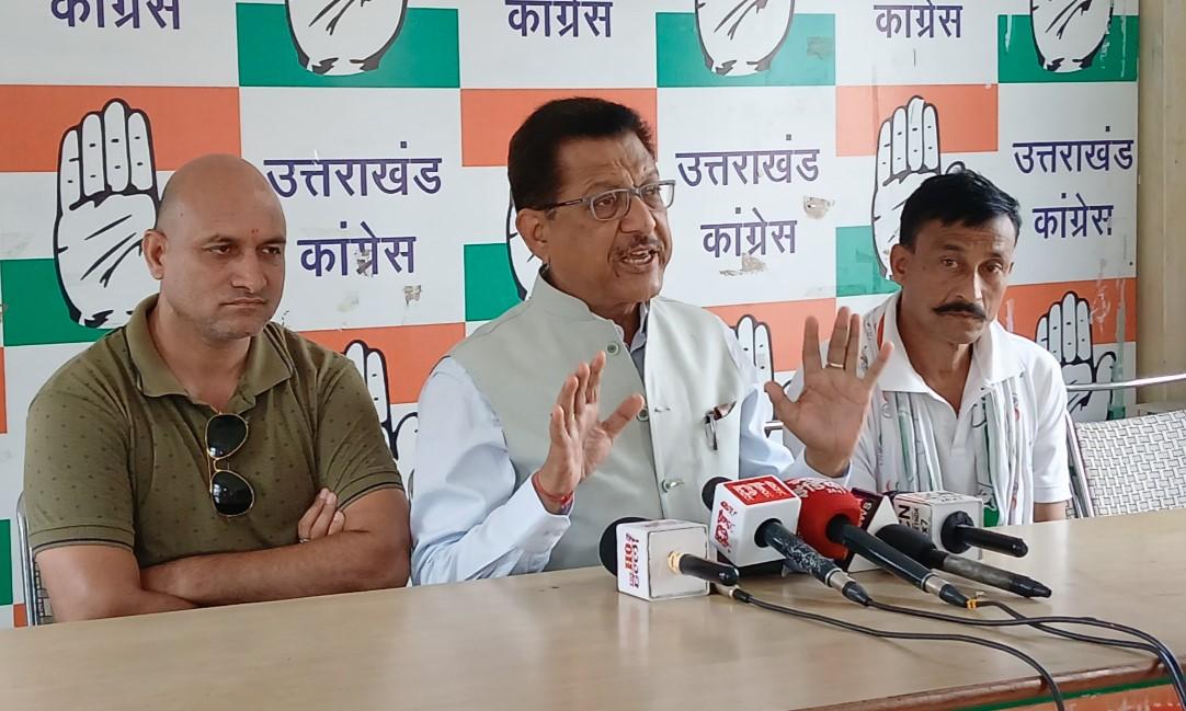 बदरीनाथ धाम के चढ़ावा चोरी पर जवाब दे सरकार- कांग्रेस
